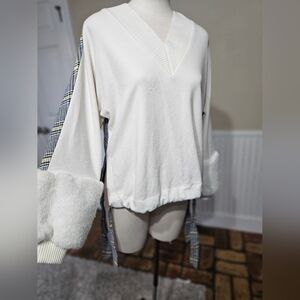 Faux Fur Sleeved Sweater, White Front, Houndstooth in Back, Oversized, Sz S/M
